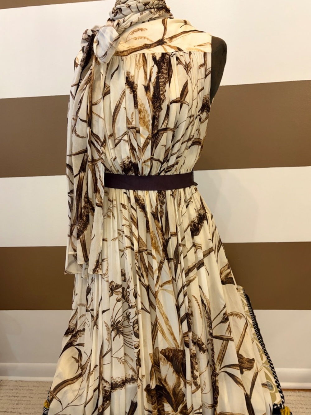 ✨ Banana Republic Luxury Full-Length Dress | XXS ✨Fits Like a US4 - Picture 8 of 16